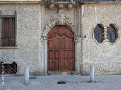 Foto Milan - Italy, a splendid entrance to an ancient palace