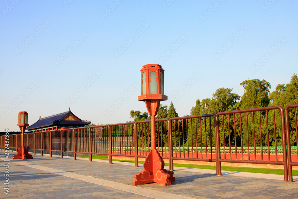Naklejka premium Beijing tiantan park woodiness lamps and lanterns