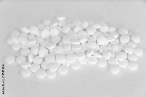 Fototapeta Naklejka Na Ścianę i Meble -  Pharmaceutical pills on a white background