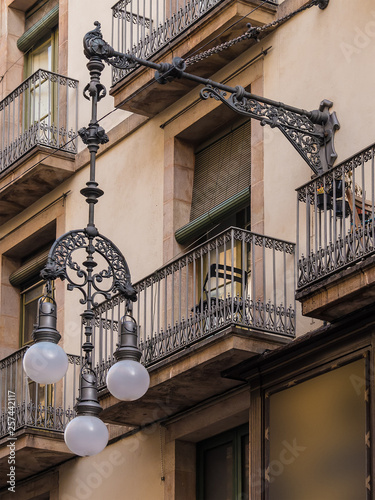 Canvas Print Street light on background of building