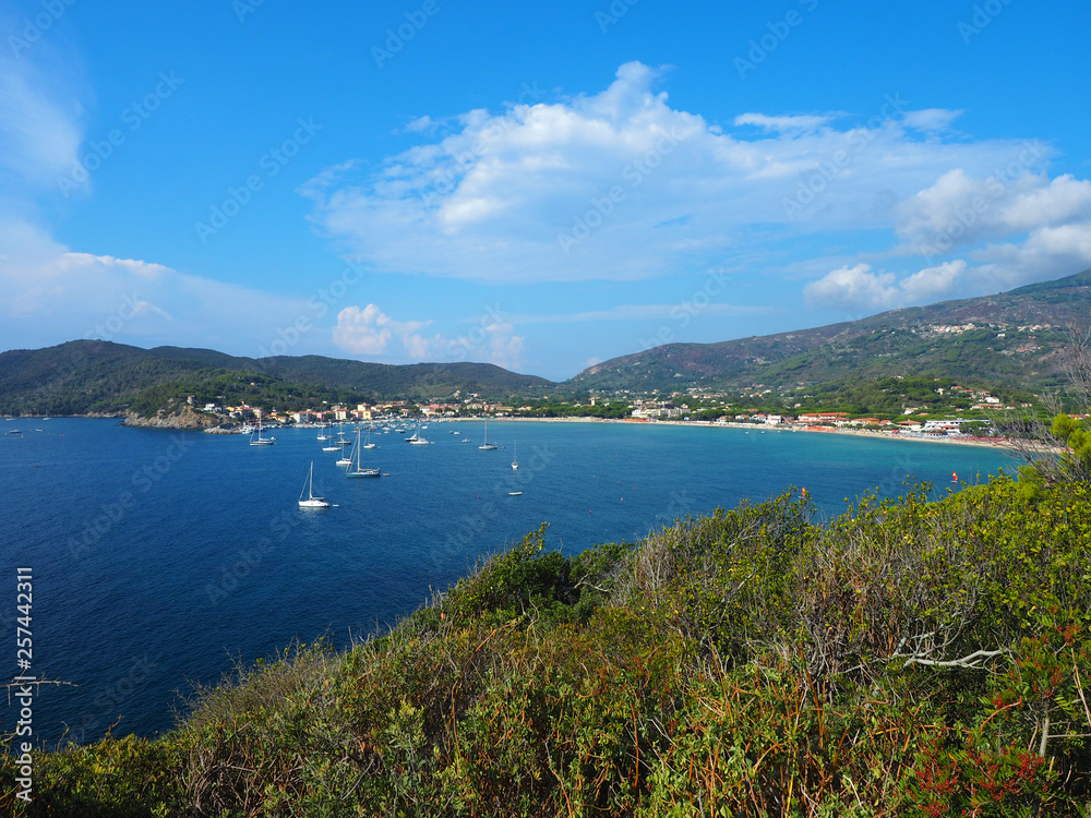 Naklejka premium Elba - Wanderweg in Marina di Campo