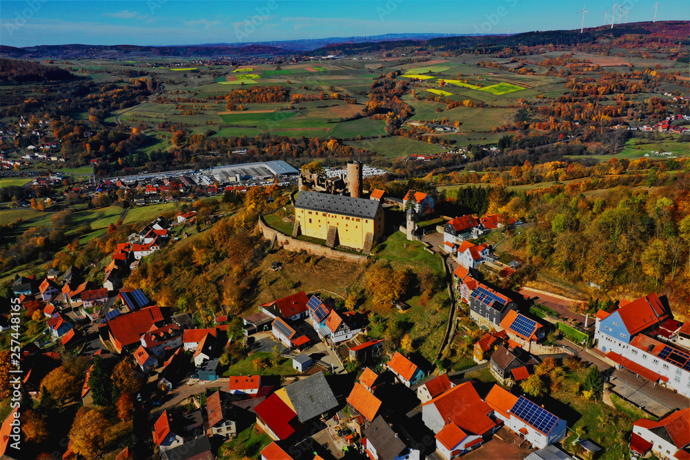 Burg Schwarzenfels in Bayern aus der Luft mit Drohne - Luftbild von Burg Schwarzenfels