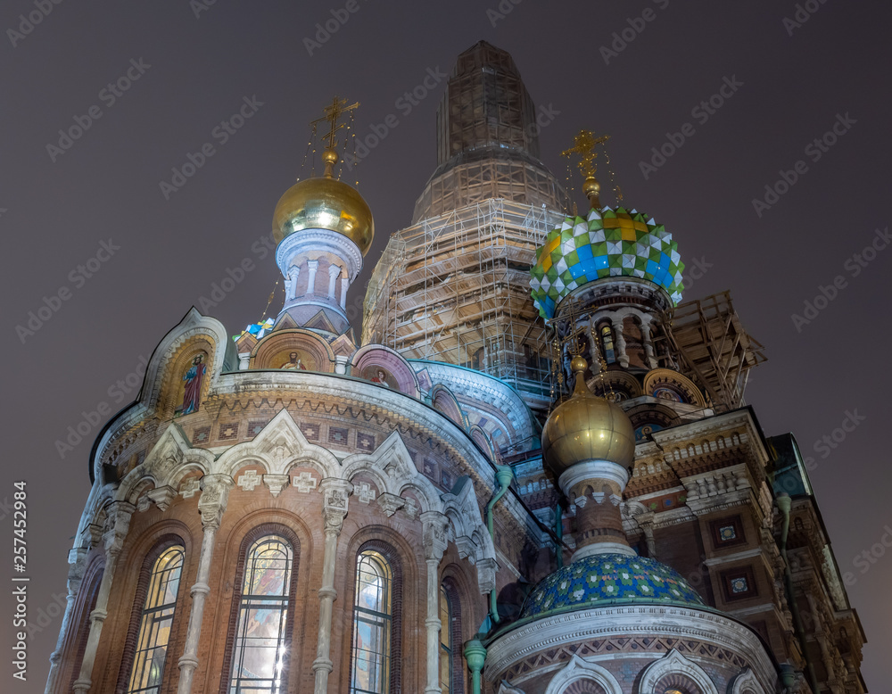 Obraz premium The Church of the Savior on Spilled Blood, landmark in Saint Petersburg, view from front entrance, under twilight evening with night light in Russia