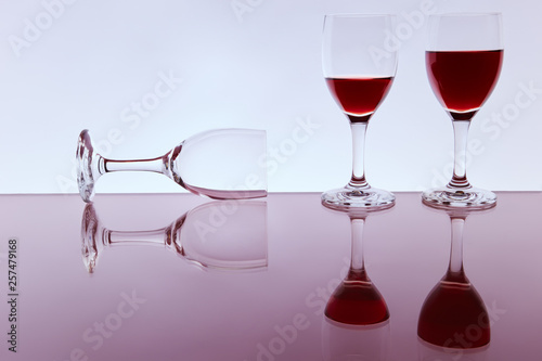 Schilderij op canvas wine glasses