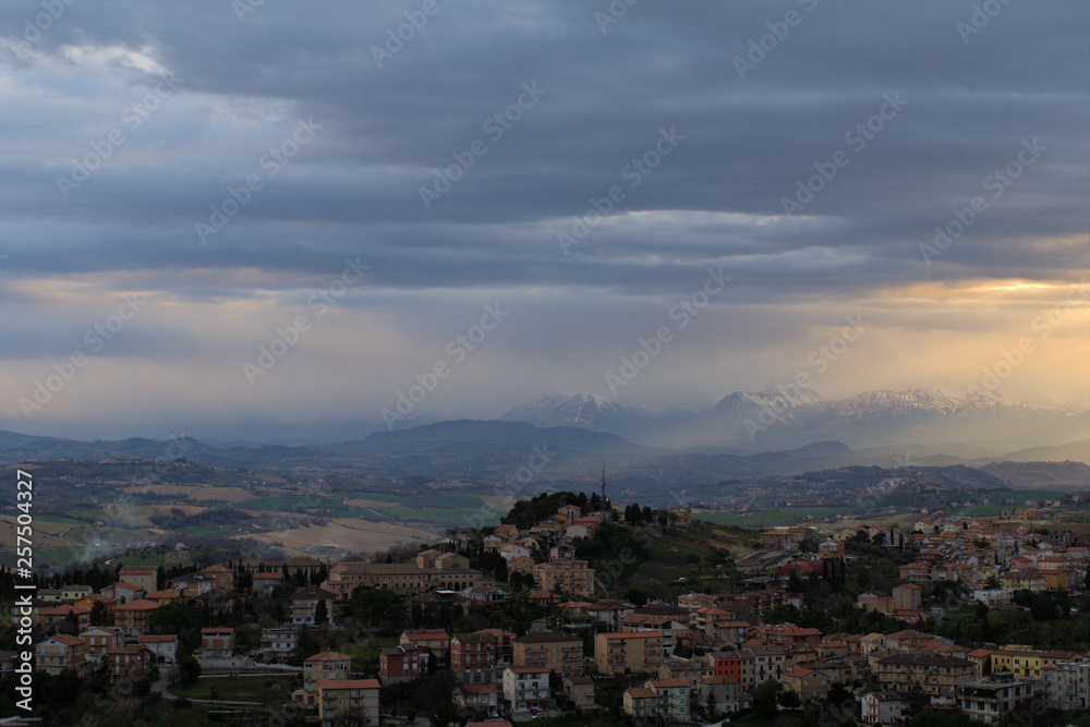 landscape,monti Sibillini,Italy,cloudy,panoramic,hill,mountains,cityscape, tourism