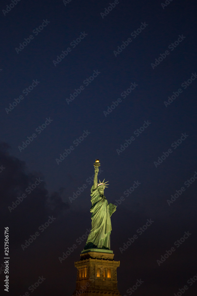 Fototapeta premium statue of liberty