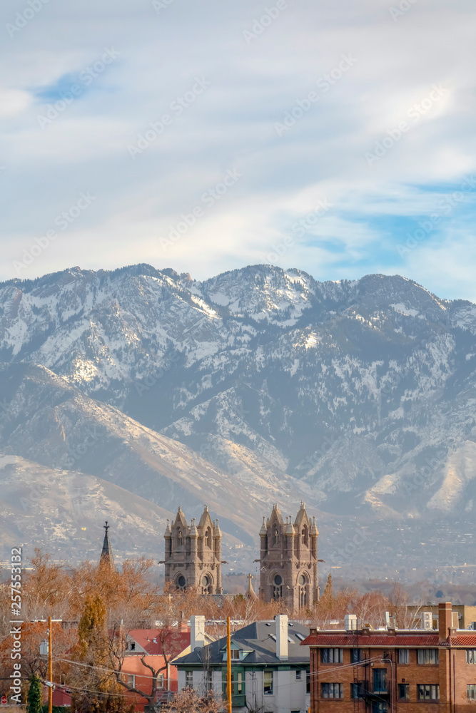 Naklejka premium Cathedral of the Madeleine and mountain in Utah