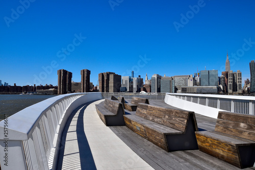 Gantry Plaza State Park Terrace, Queens, New York, USA