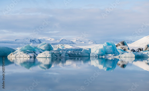 Iceland Glacier Lake Scenery © chendongshan