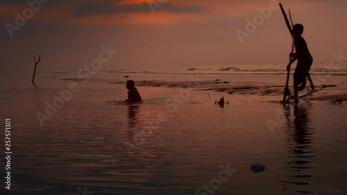 kids, play, playing, kid, child, children, sunset, sun, sky, landscape, shilluette, reflection, peace, freedom, sea, beach, cloud
