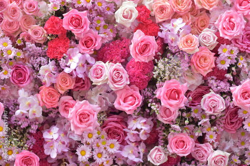 Fototapeta Rose flower decorate as bouquet, beautiful texture on floral floor, flowery patt