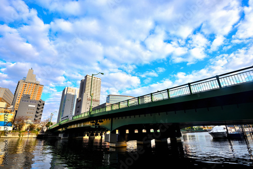 天王洲運河に架かる新東海橋 © masyok