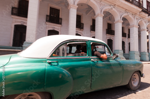 Old Cars in Havana, Cuba © MaxFerrarini