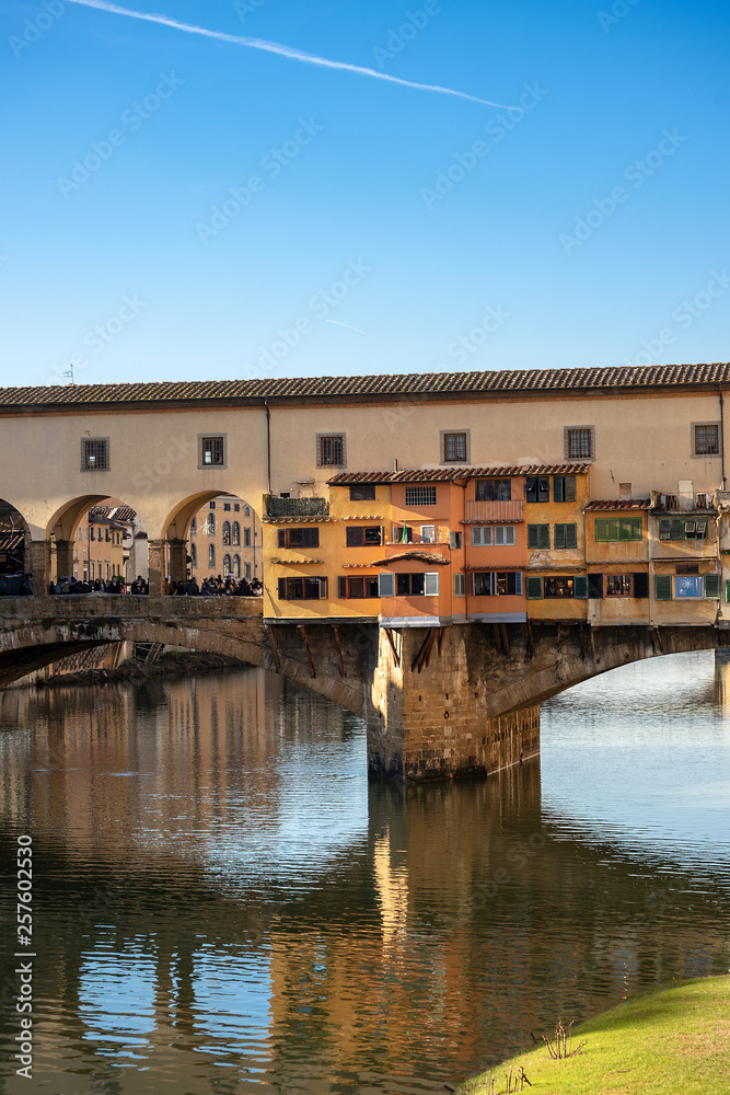 Naklejka premium Florence Italy - Ponte Vecchio and Arno River