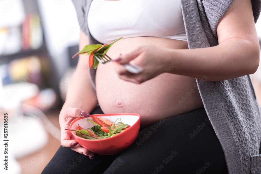 Healthy eating of pregnant woman