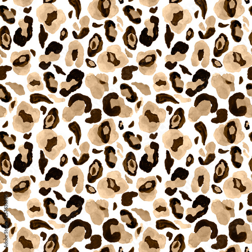 Trendy leoprad skin seamless pattern on white background. Watercolor hand painted animal endless print with brown, beige and black spots for textile, clothes, fabric, exotic wallpapers. 