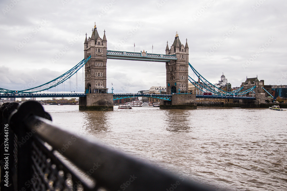 Obraz premium tower bridge in london