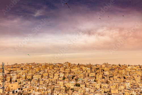 Fotografía amman old city with kites