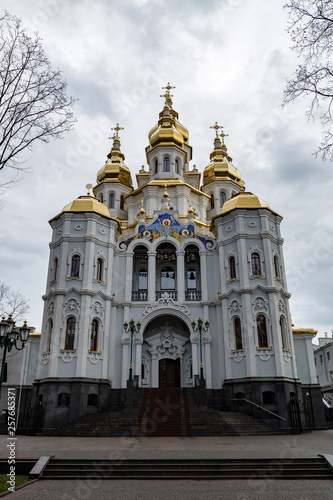 Kharkiv, Ukraine: Mironositskaya Church, known also as Myrrh-Bearers temple, is located in Peremohy Garden Square in front of the State Academic Opera and Ballet Theatre