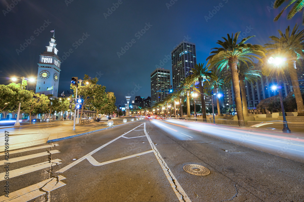 Obraz premium San Francisco Embarcadero buildings at night, California, USA