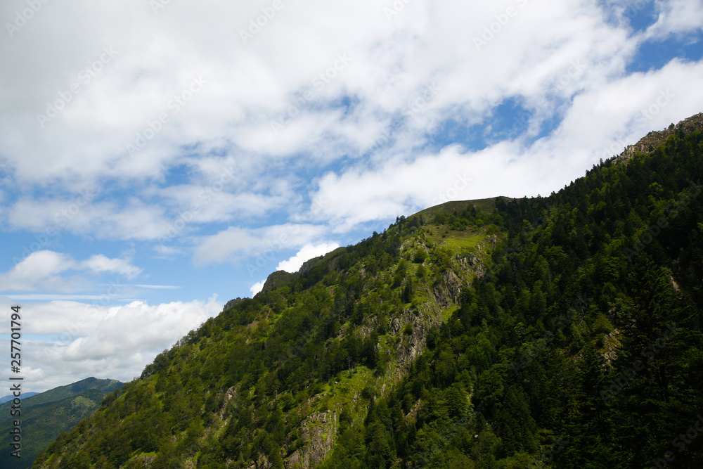 Fototapeta premium Ciel nuageux Pyrénées
