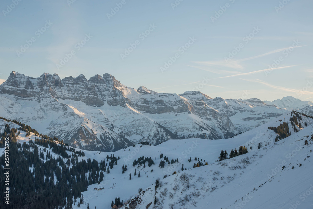 Montagne en hiver, Alpes françaises. 