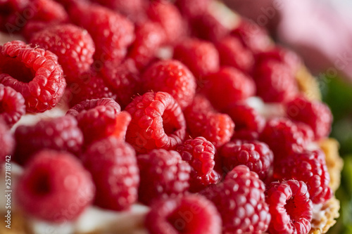 Raspberrie topping of a fresh cheesecake