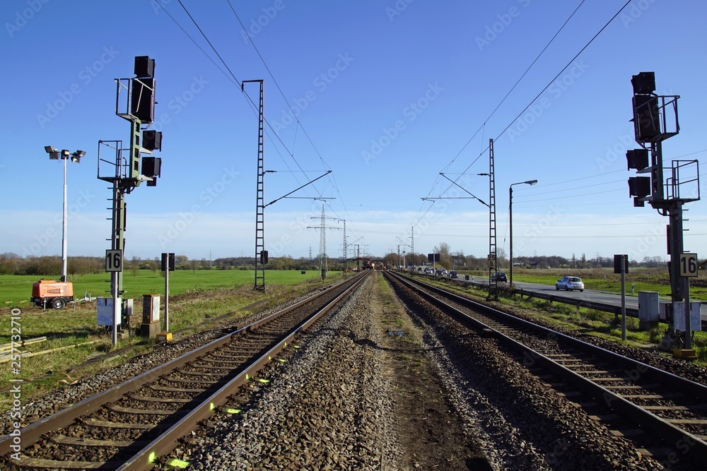Fototapeta premium bahngleise, bahnverkehr