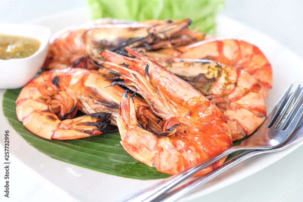 Sea giant shrimp grilled serve with sauce Sea giant shrimp grilled serve with sauce