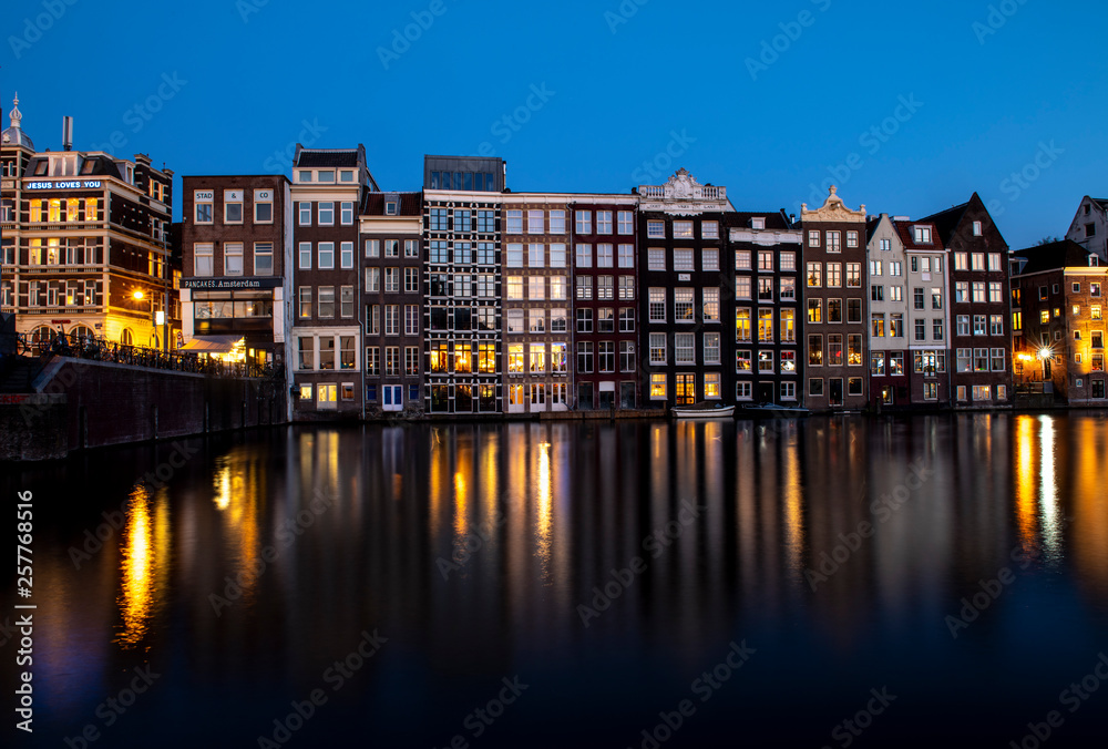 Damrak Amsterdam 