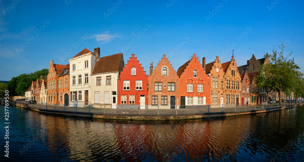Canal and old houses. Bruges (Brugge), Belgium Canal and old houses. Bruges (Brugge), Belgium