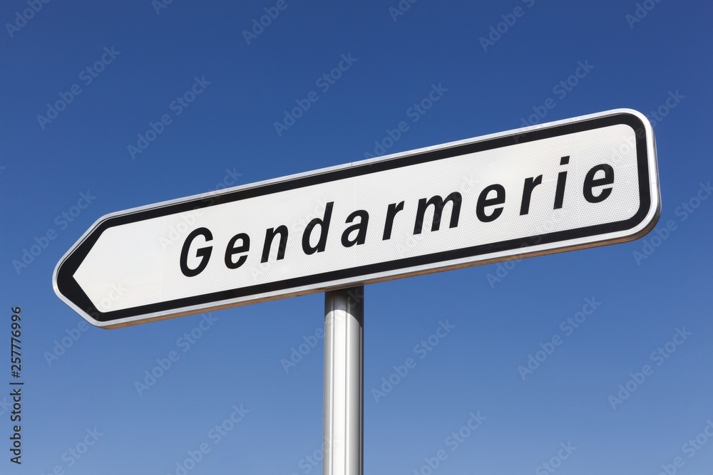 Panneau directionnel gendarmerie Panneau directionnel gendarmerie