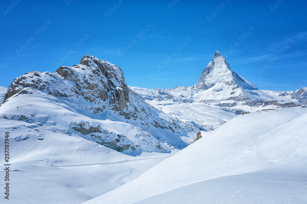 Obraz premium Panoramic beautiful view of snow mountain Matterhorn peak, Zermatt, Switzerland.