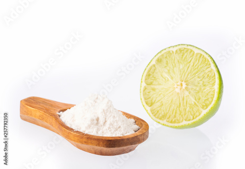 Baking soda with lemon - Citrus × latifolia