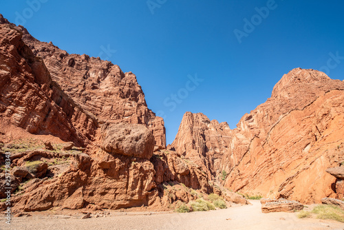 Tianshan Mysterious Grand Canyon entrance Xinjiang Uygur Zizhiqu China    Sandstone formations in Utah USA  