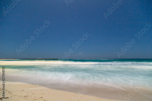 Fototapeta Naklejka Na Ścianę i Meble -  CANCUN, MEXICO - 05 January 2019:hotel zone at night, sea view