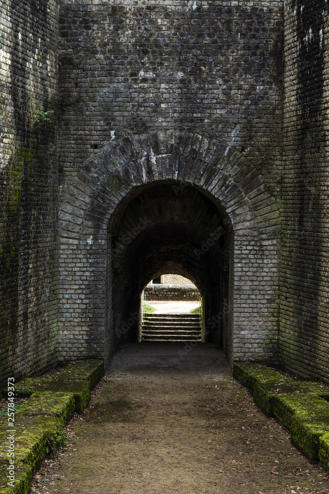 Fototapeta premium Tunnel römisch Mauerwerk Zugang Arena