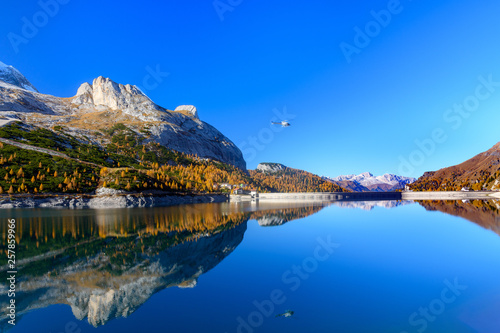 Lago dio Fedaia i masyw Marmolada