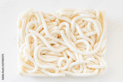 Foto 冷凍したうどんの麺