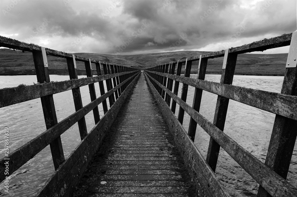 Obraz premium 14 Alwen reservoir crossing