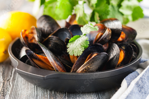 Mussels with herbs  and lemon