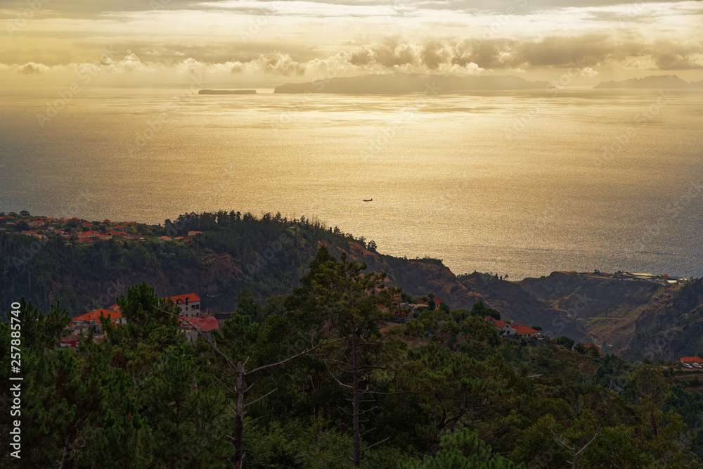 Φωτογραφία Aerial view from Madeira toward Deserta Grande island, Madeira