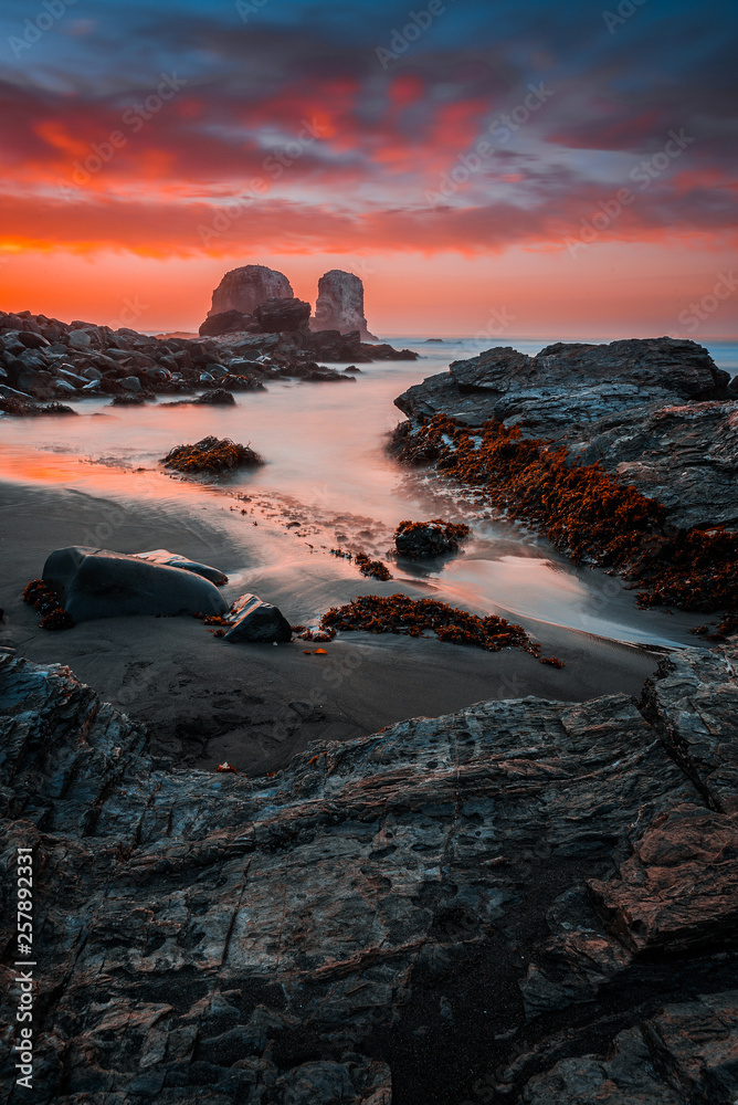 Fototapeta premium Atardecer en Punta de Lobos, Pichilemu