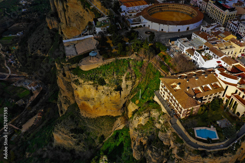 Ronda in Spanien Luftbilder - Puente Nuevo, Plaza de Toros de Ronda und Sehenswürdigkeiten von Ronda