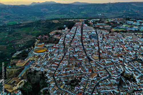 Ronda in Spanien Luftbilder - Puente Nuevo, Plaza de Toros de Ronda und Sehenswürdigkeiten von Ronda