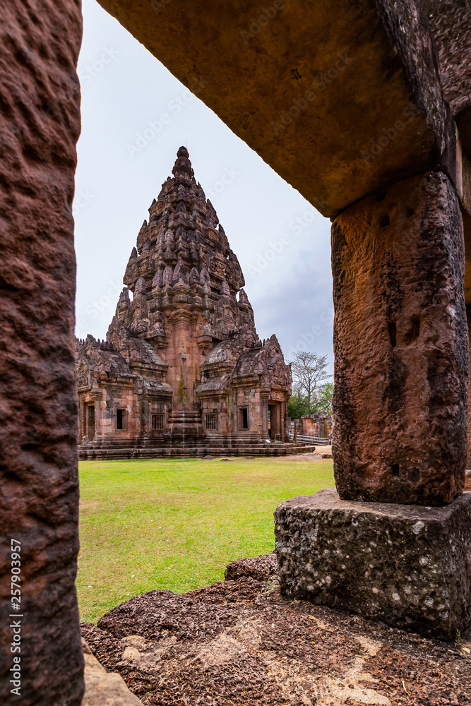 Phanom Rung Historical Park, Is an ancient Khmer castle that has been regarded as one of the most beautiful in Thailand.