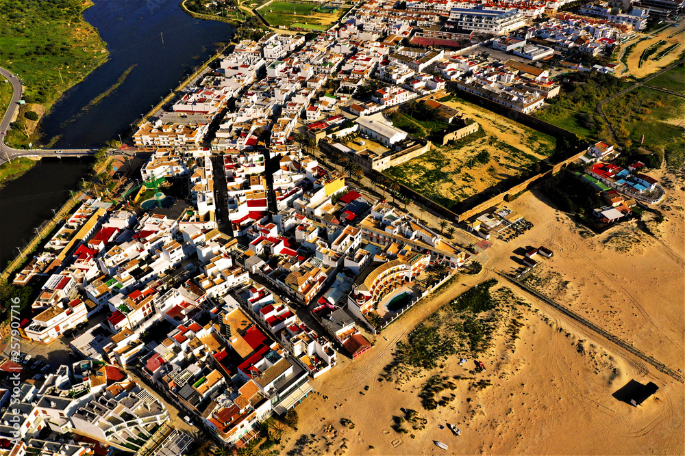 Fototapeta premium Andalusien - Luftbilder von Stränden, Ortschaften und Landschaften in Süspanien