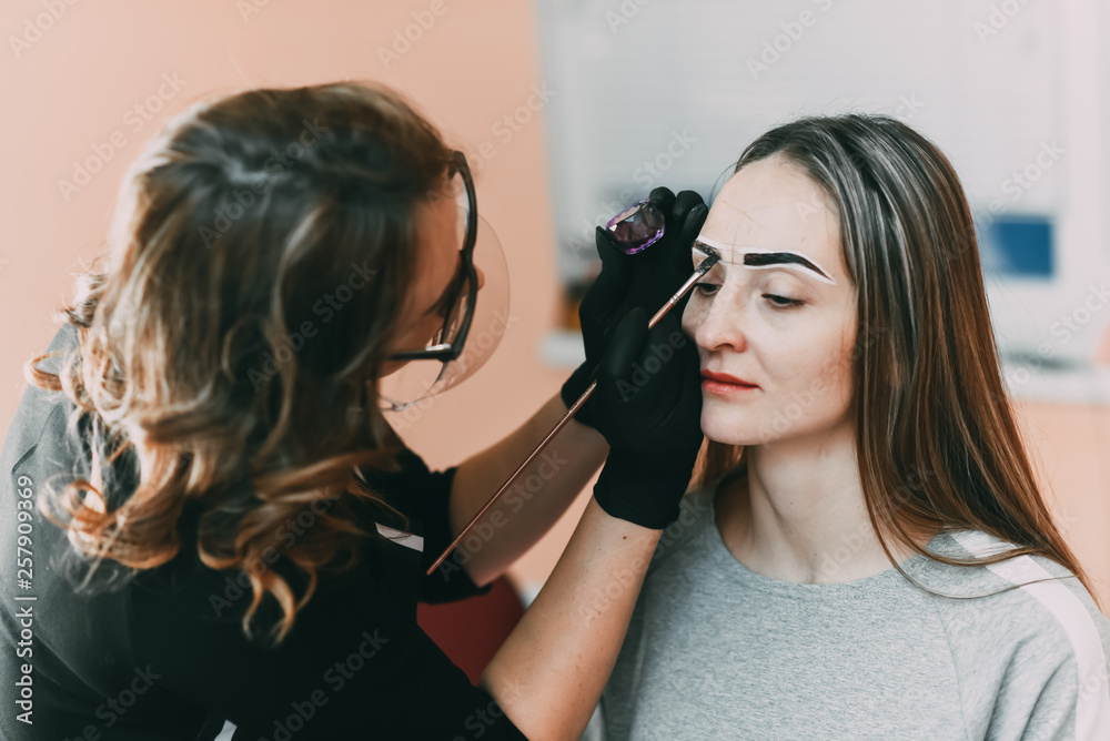 Fototapeta premium microbleeding eyebrow measurement and drawing of circuit paste, the architecture of the eyebrows