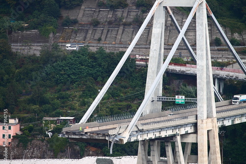 Fotografie 2018 August 14: The collapse of the Morandi bridge: the tragedy of Genoa due to the structural collapse of pylon number nine of the Morandi viaduct which caused forty-three victims