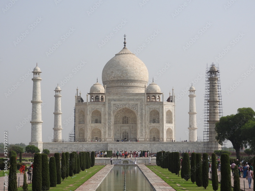 Obraz premium Mosque in the territory Taj Mahal, India.